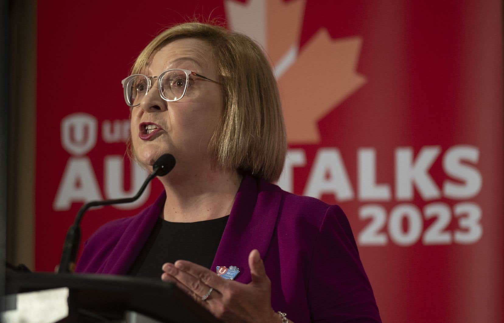 La présidente nationale d’Unifor, Lana Payne, lors d’une annonce concernant les négociations collectives avec l’entreprise Ford, à Toronto, le 29 août dernier.