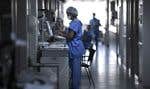 «L’offre salariale faite aux travailleurs de la santé est scandaleuse et inadéquate», écrit l’autrice.